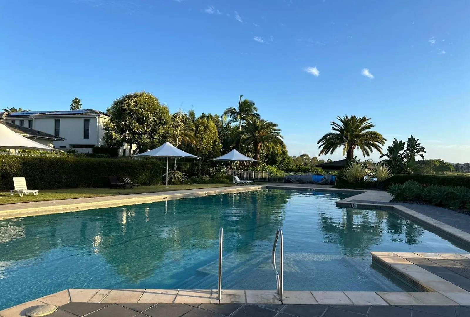 Luxury 3Br, 2Ba Unit With Pool & Bbq In Gold Coast Apartment
